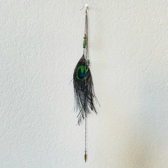 🦚 Long single handmade Peacock feather and chain earring - Picture 5 of 5